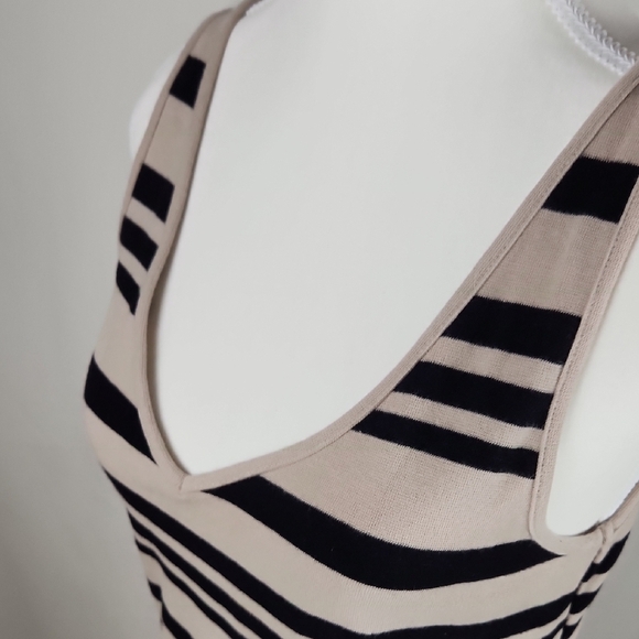 Old Navy Black and White V-Neck Sheath Midi Dress - Picture 3 of 8